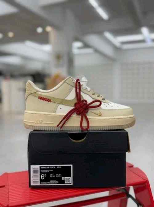 Alternative view of Nikee Airforce 1 Low Year Of The Snake For Her