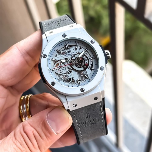 Alternative view of Hublot Automatic Grey Belt