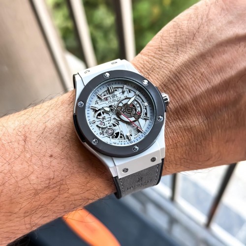 Alternative view of Hublot Automatic Grey Belt