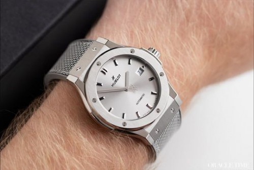 Alternative view of Hublot Classic Fusion Essential Grey
