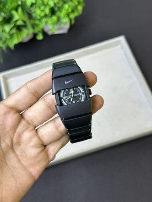 NIKE BLACK