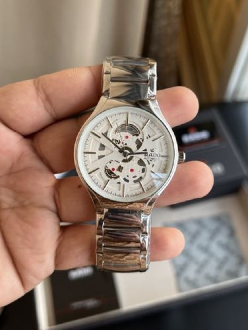 RADO ROUND SWIFT MOVEMENT WHITE
