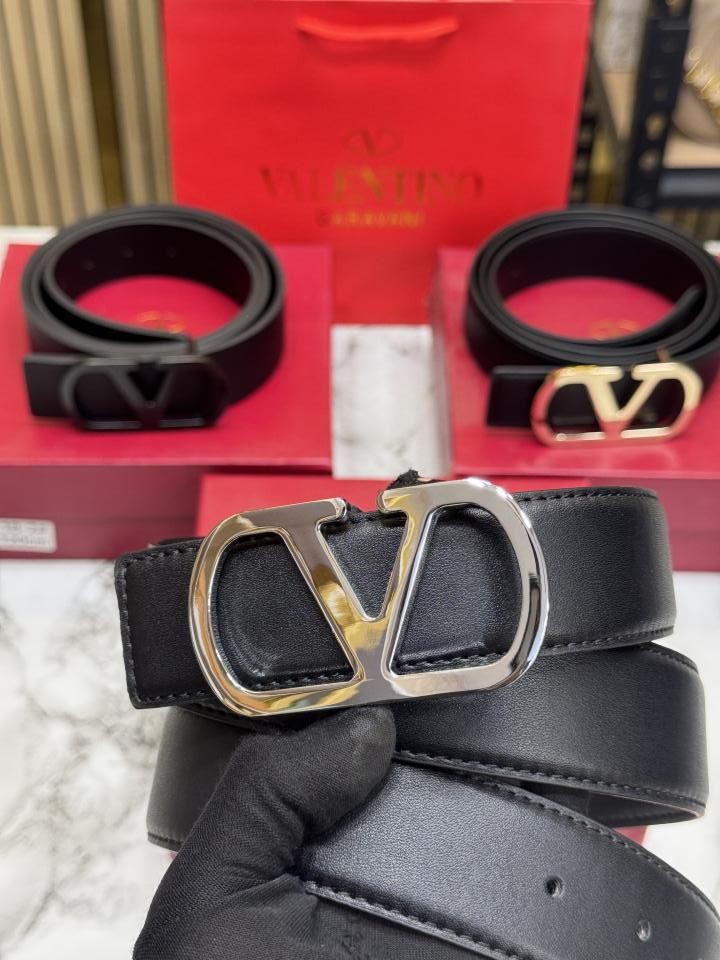 Valentino_Garavani_VLogo_Buckle_Signature_Belt_In_Antique_Brass_Finish_(18-3) - Image 3