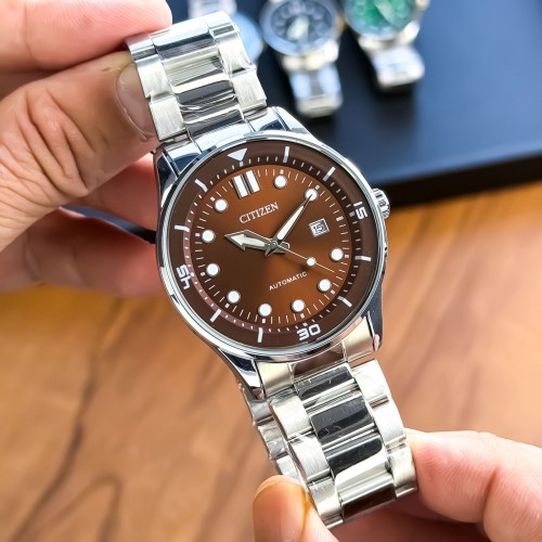 Alternative view of Citizen Quartz