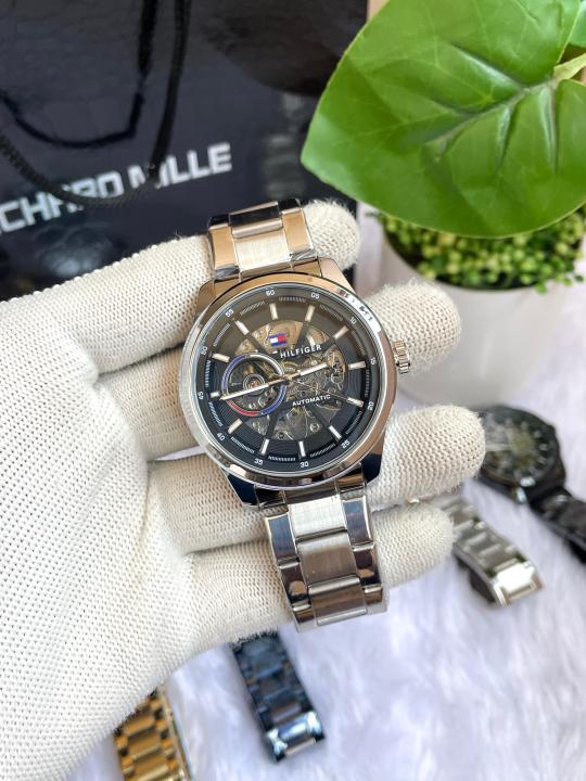 Tomm Y Hilfiger Automatic Silver Black Dial AT149