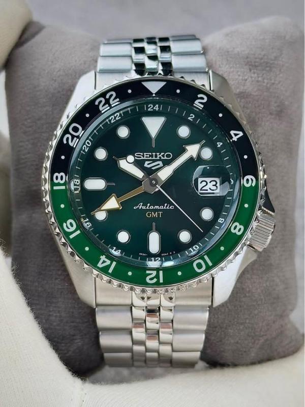 Alternative view of Seiko Back open Automatic Movment