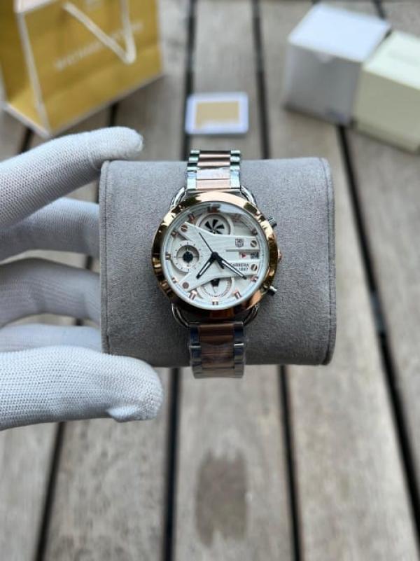 Alternative view of Taghue r Chronograph