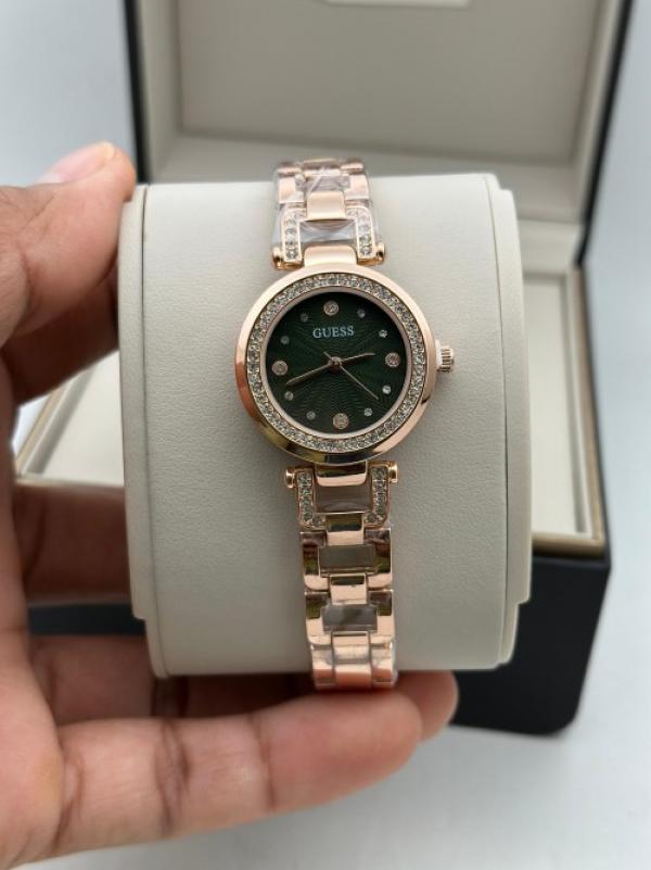 Gues s Rose Green