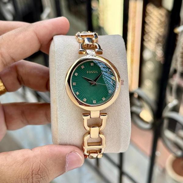 Alternative view of Fosssi l Rose Green