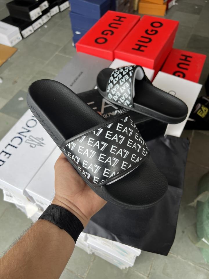 Armaani manoogram Black White With Dust Bag Fix