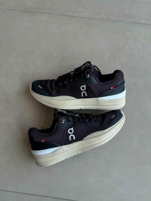 On Running Cloud Roger Pro Black Sand 1231 - Image 3