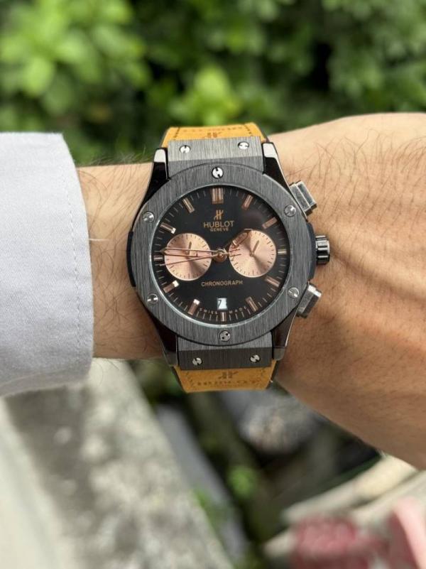 Alternative view of Hublot Bigbang Chronograph (All Working)