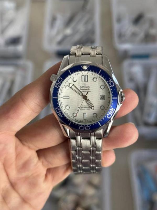 Alternative view of Omeg Seamaster Automatic Open Heart Premium