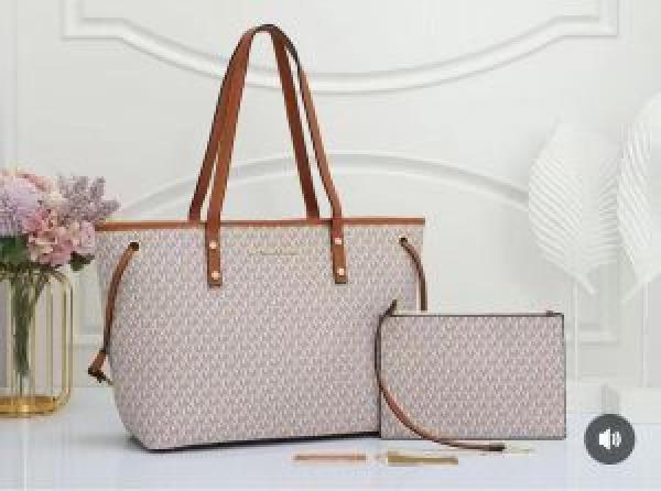 Michael kor Tote Bag With Pouch & Dust Bag brand box  6507