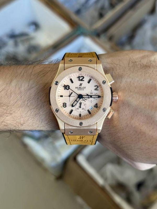 Alternative view of Hublot Bigbang Chronograph (All Working)