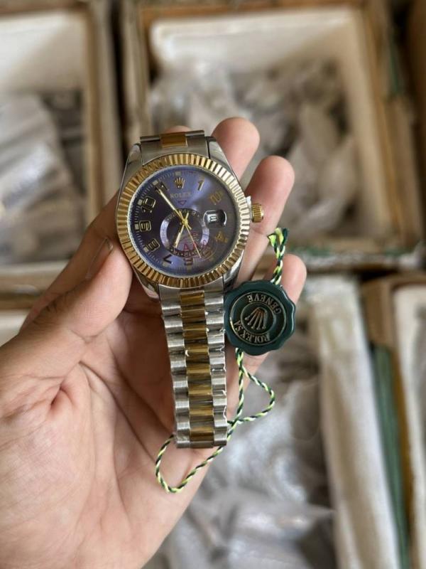Alternative view of Role Oyster Skydweller Quartz Navy