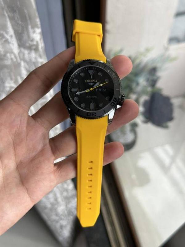 Alternative view of Seiko 5 Premium Watch Heavy Quartz