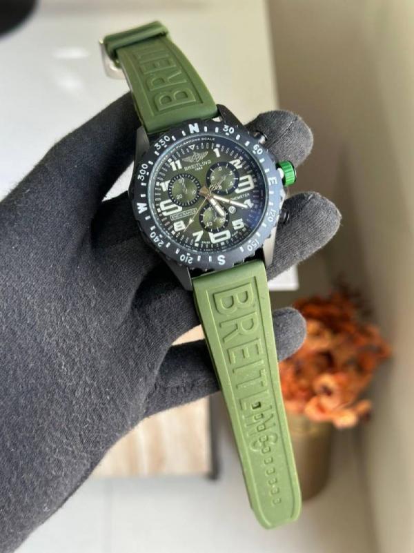 Alternative view of Breitling Endurance Pro Green (Date Working)