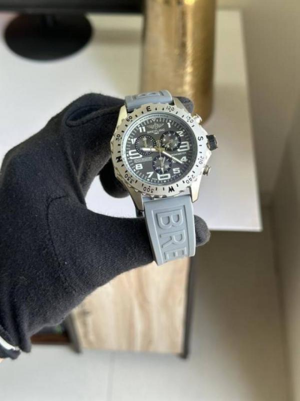 Alternative view of Breitling Endurance Pro Grey (Date Working)
