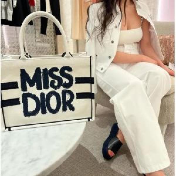 Christian miss dio Sale Book Tote With OG Box carrybag 5137