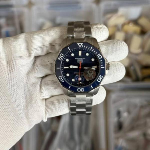 Alternative view of Tag Heue Aquaracer GMT Professional Automatic AAA