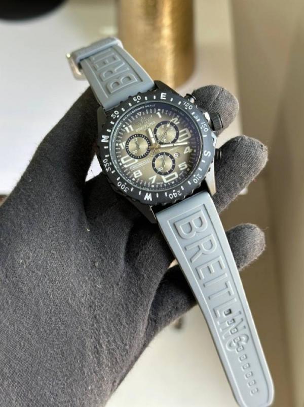 Alternative view of Breitling Endurance Pro Grey (Date Working)