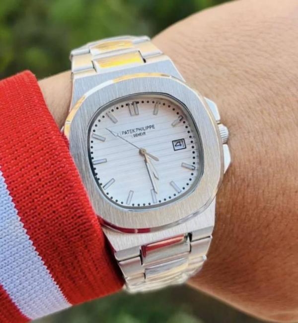 Alternative view of Patek Philipp Nautilus Quartz (Silver White)