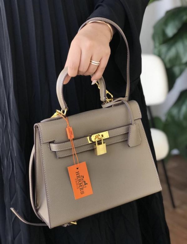HERMEES KELLY 25 SELLIER GREY PREMIUM LEATHER HAND BAG WITH OG MAGNETIC BOX