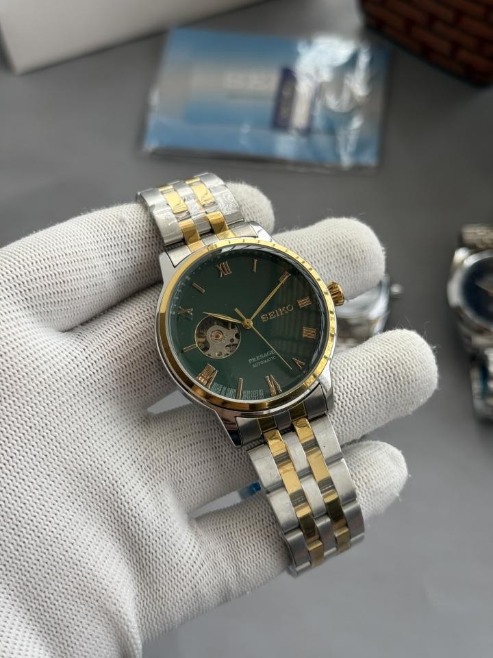 Alternative view of Seiko Presage Automatic Open Heart