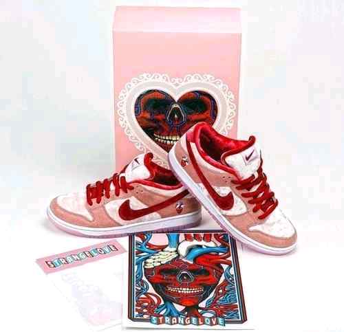 Nikkee SB Dunk Low Pro QS Strangelove With OG Box