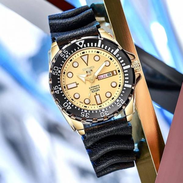 Alternative view of Seiko Diver Sports 5 Quartz Black Yellow