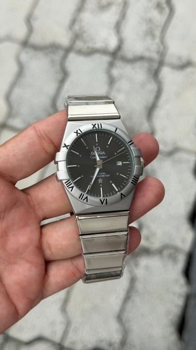 Omegg_a co-AXIal chronometer