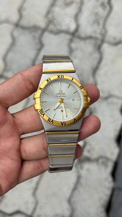 Omegg_a co-AXIal chronometer