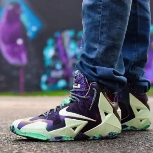 Nikke Lebron 11 Gator king Glow in Dark