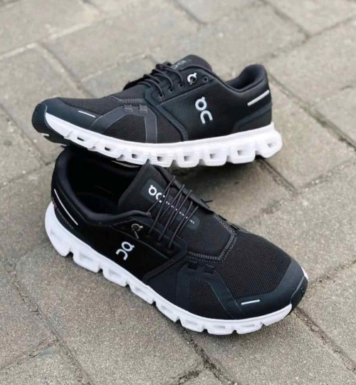 ON RUNNING CLOUD SWIFT 5 BLACK WHITE