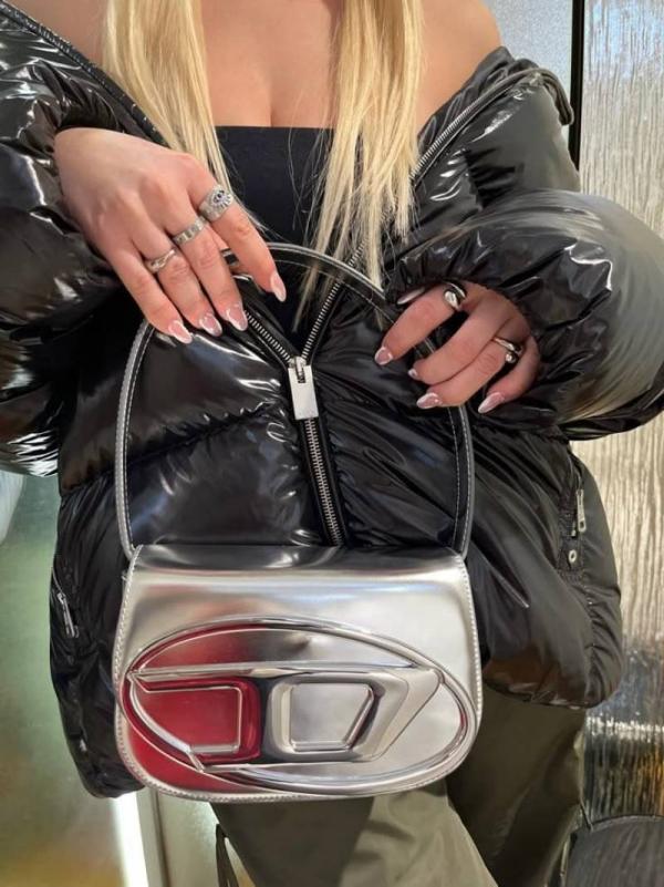 Diesal 1dr iconic shoulder bag With Ogbox Carrybag Etc Model no 215