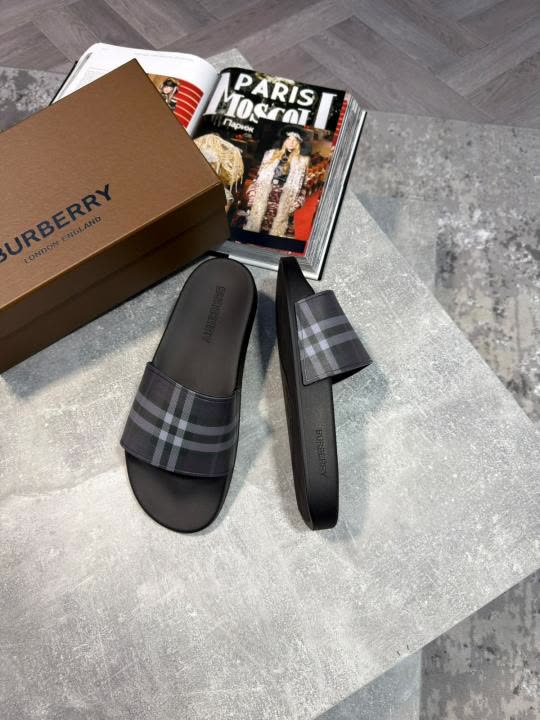 Burbery Check Slides In storm Blue Men