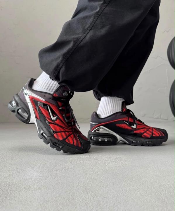 Nikkee Air Max Tailwind V x Skepta Bloody Chrome Fix