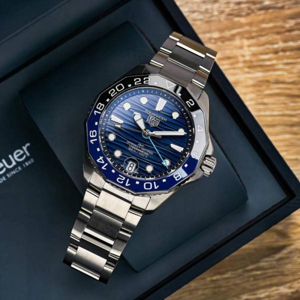 Tag_g aquaracer professional 300m date automatic japan zik zake line blue niddle