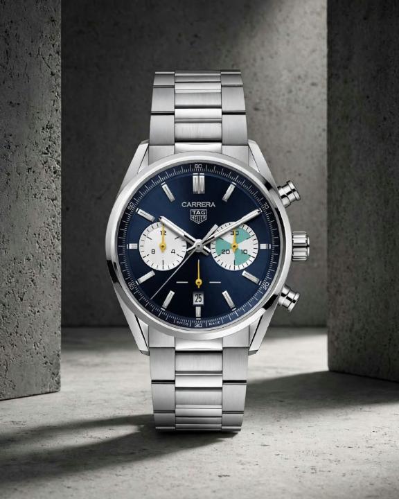 TAG Heuuer Carrera Chronograph silver blue