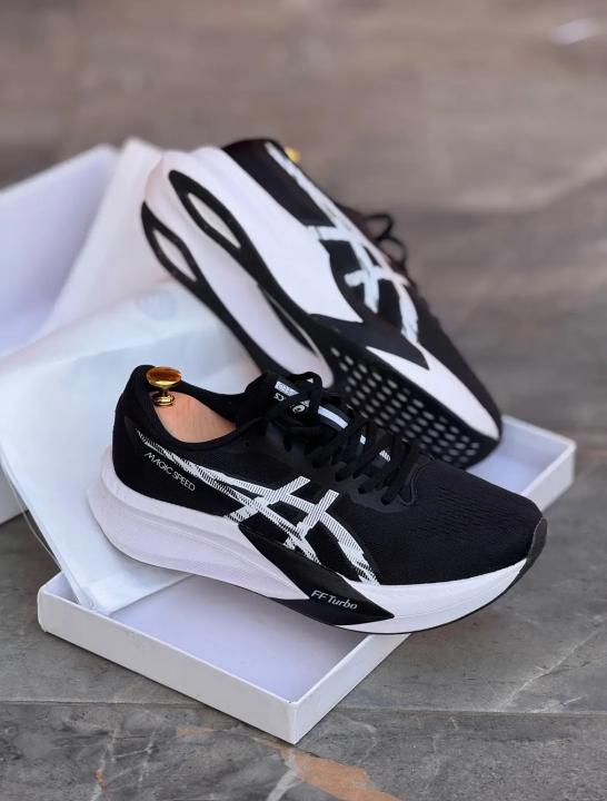 Asiccs Magic Speed 4 Black White