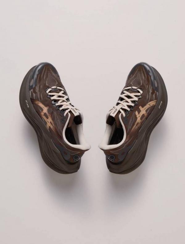 Asiccs Shanghai Blacktoes X Superblast 3 Keep Running