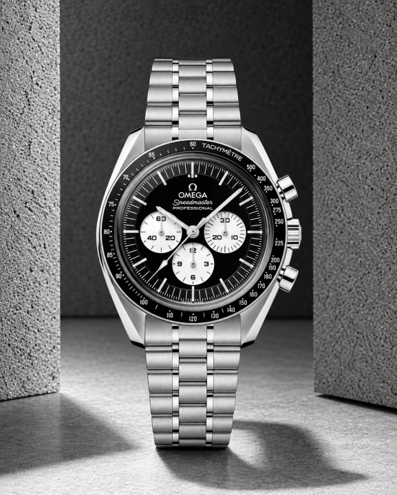 Omegha Speedmaster Moonwatch Professional silver Black white chronograph