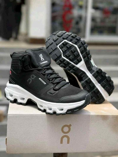On Cloudrock 2 Mid Hiking Boot