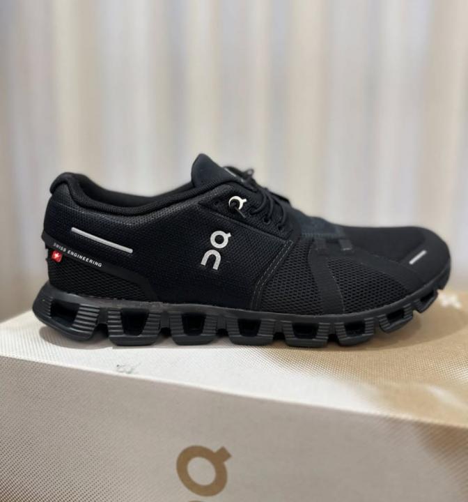 On Running Cloud 6 Waterproof Full Black