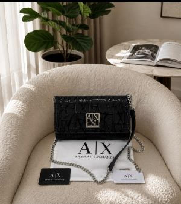 ArrWa%! Exchage Wallet Sling With Original Box & DustCover 6696
