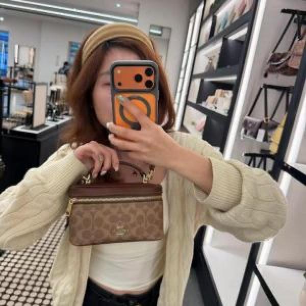 Coatch Rainer Crossbody Bag 18 in Signature Canvas with a gold toned logo plaque Bag With Box premium quality