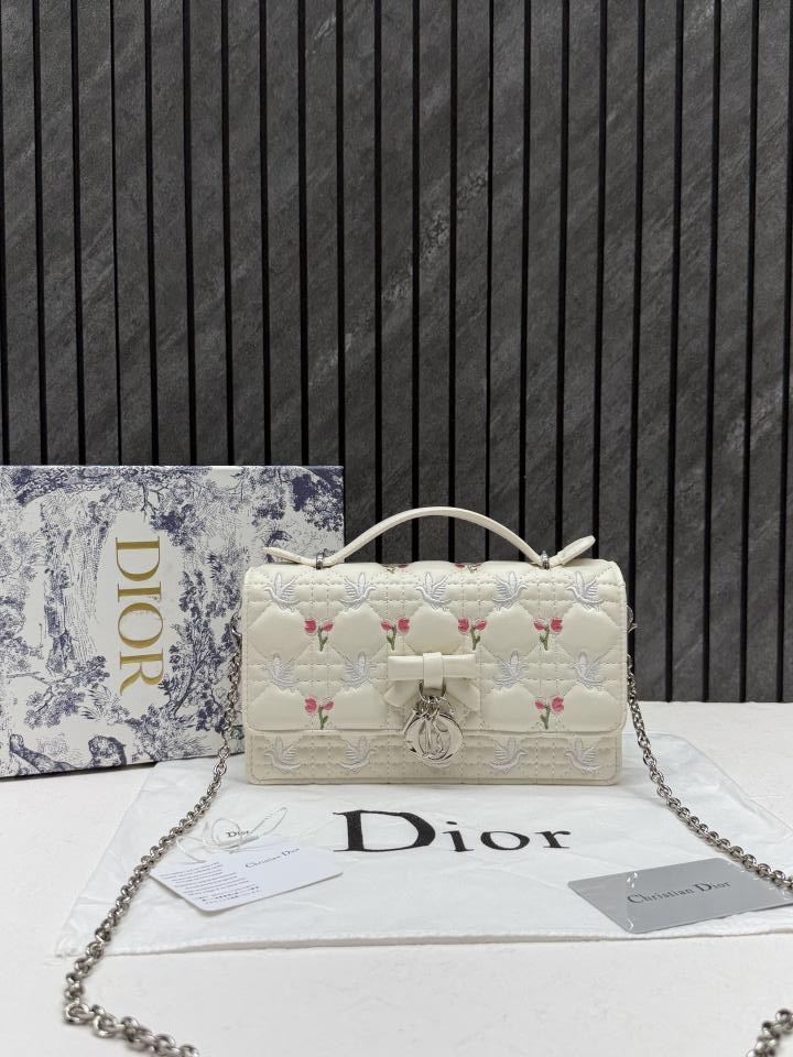 Diyor 602 Cannage B White Top Handle Shoulder Bag With Original Box DustCover & Chain Sling