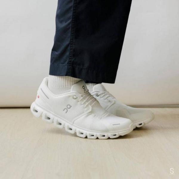 On Cloud 6 Waterproof Running White