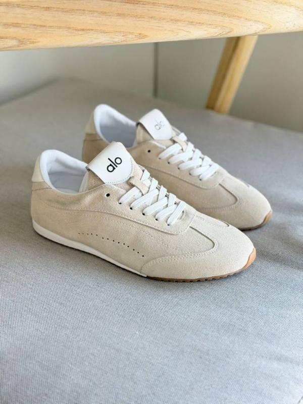 ALO YOGA SUNSET SUEDE SNEAKERS BEIGE